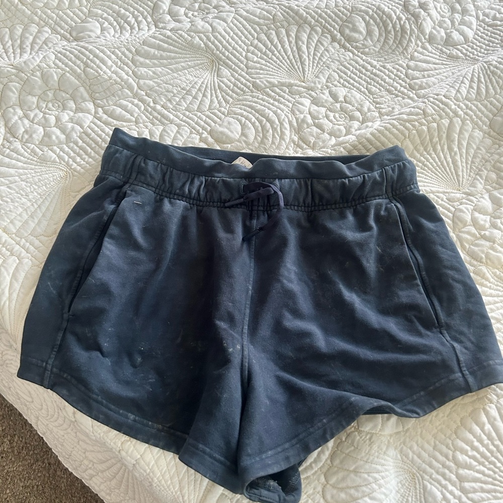 Women's Navy Blue LuLulemon shorts ! - Picture 2 of 4